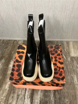 Lemonade Two-Tone Lace-Up Platform Chelsea Boots — Black & Cream Size 7 thumbnail 2