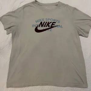 Tshirt thumbnail 1