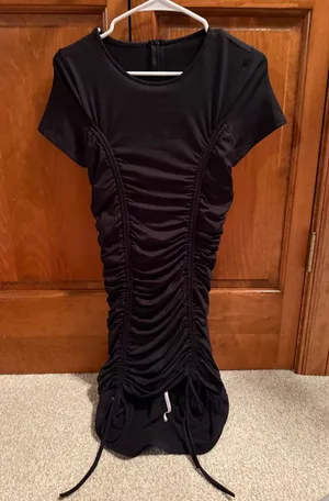 Black dress thumbnail 1