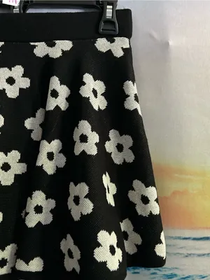 Forever 21 Black & White Floral Knit Skater Mini Skirt Small thumbnail 3