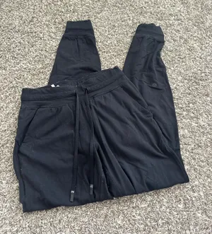 Joggers thumbnail 1
