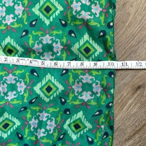 Green Geometric Print Infinity Scarf Lightweight Loop Scarf EUC thumbnail 3