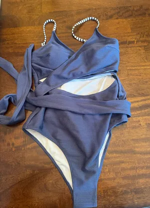 Cupshe One-Piece Cut-Out thumbnail 1