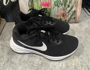 Nike Revolution 6 Next Nature Running Shoe Women's Size 6 Black thumbnail 1