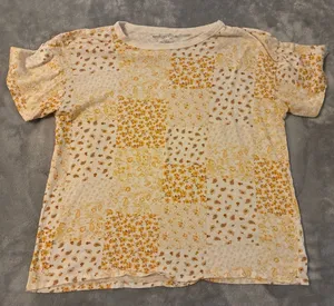 Women’s American Eagle Short Sleeve White & Yellow Floral Patchwork Tee Size S thumbnail 1