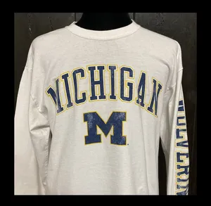 Fanatics Michigan University unisex longsleeves t-shirt- size Medium thumbnail 2