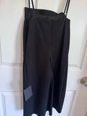 🖤 Elegant Black Sleeveless Dress / Romper – NWT 🖤 thumbnail 4