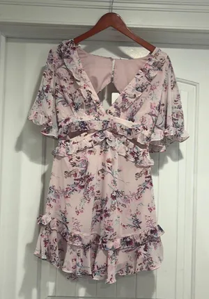 Selfie Leslie Belle Cut-Out Detail Frill Accent Dress Floral Print thumbnail 6