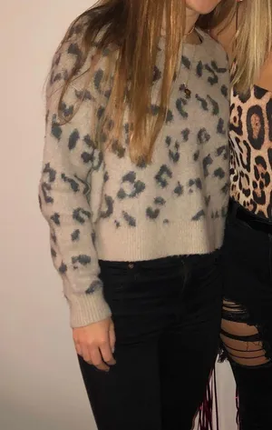 Abercrombie Sweater thumbnail 1