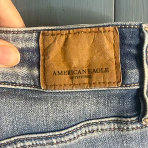 American Eagle Outfitters Light Blue Distressed Skinny Jeans | Size 4 thumbnail 4
