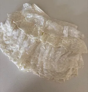 Boutique Lace shorts thumbnail 3