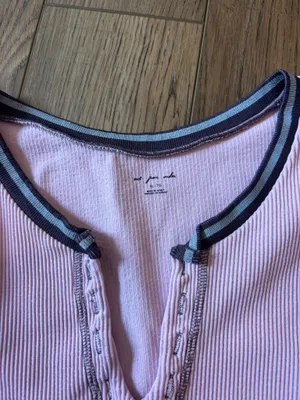 Urban Outfitters Go For Gold Top Seamless thumbnail 2