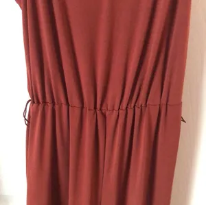 Express jumpsuit, adjustable shoulder straps, missing belt thumbnail 4