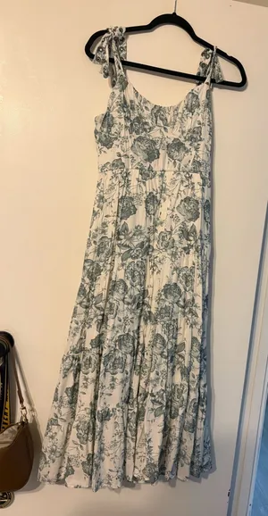 Trixxi Floral Dress thumbnail 1
