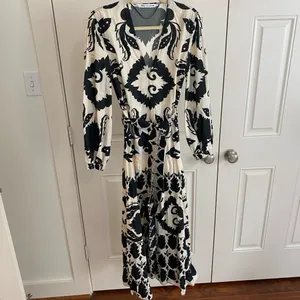 Zara Black & Cream Printed Long Sleeve Midi Dress thumbnail 4