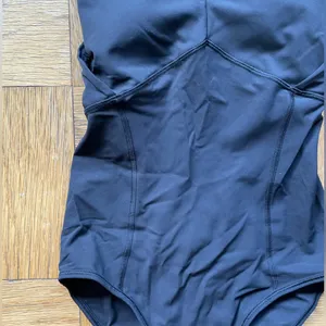 Lululemon black City One Piece size 4 NWOT w/ built in bra thumbnail 3
