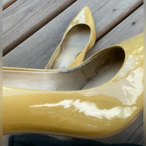 Michael Kors patent leather pumps💛💛💛 thumbnail 10