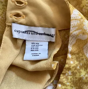 Cupcakes & Cashmere Yellow Floral Halter Top Size‎ XS XSmall Gold Yellow thumbnail 2