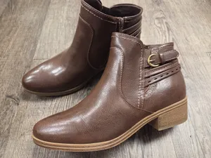 BARETRAPS Medley Ankle Booties 8.5W Brown Leather Block Heel Zip Closure thumbnail 1