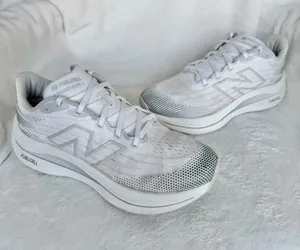 New Balance FuelCell Walker Elite White Grey Matter Women’s Size 9 B thumbnail 1