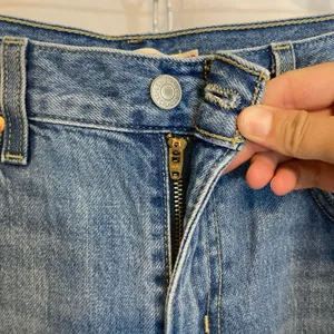 Levi’s Low Pro Straight Vintage 90s Mid Rise Relaxed Slouchy Blue Denim Jeans 28 thumbnail 7