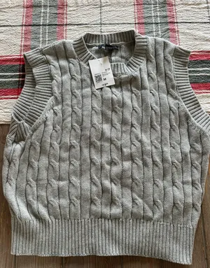 Forever 21 Cropped Sweater Vest thumbnail 1