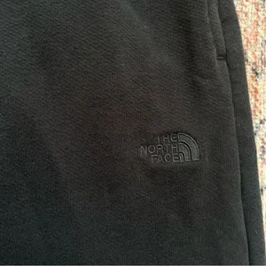 The North Face High Rise Black Women’s Jogger Sweatpants Size Medium Black Logo thumbnail 4