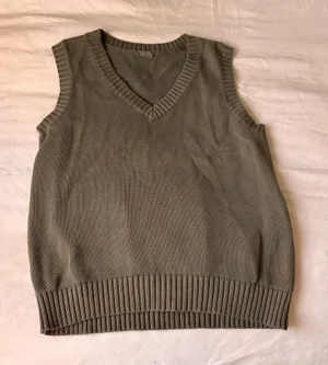 Brandy Melville vest thumbnail 1