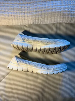 Skechers Sweet pea White Lace Memory Foam Slip-ons. thumbnail 2