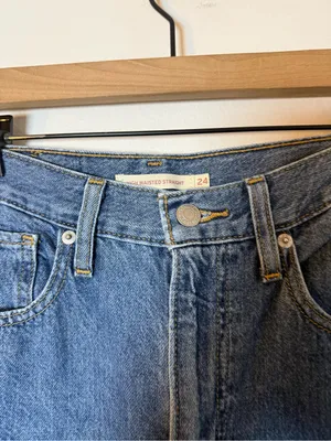 Levi’s High Waisted Straight Jeans thumbnail 3
