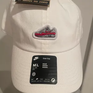 Nike Adult Unisex Club Unstructured Graphic Sneaker Air Max Cap Sz M/L NWT thumbnail 3