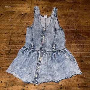 Sister vintage M acid wash sleeveless fit & flare denim top thumbnail 1