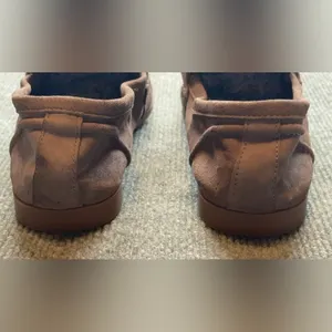 Steve Madden Beige Famed Suede Leather Slip On Loafer Chain Accents thumbnail 4