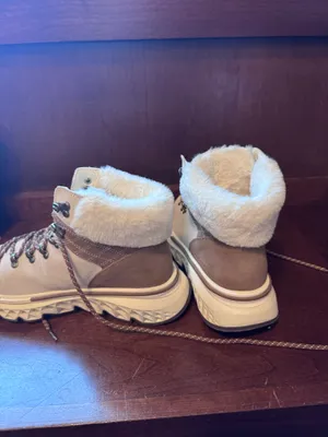 Winter never worn Cole Haan Boots thumbnail 4
