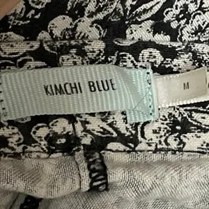 Kimchi Blue Black White Floral Mid Waist Zip Flare A Line Mini Skirt Size M thumbnail 4