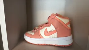 Nike Dunk High Crimson thumbnail 3