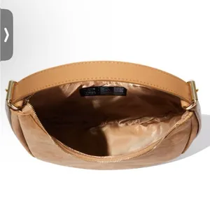4th + Reckless // Una Faux Suede Crescent Bag‎ - NWT thumbnail 4
