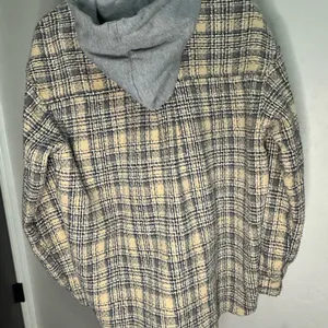 A‎ Peach (A Buckle Brand) Oversized Tweed Hooded Shacket Size Large thumbnail 6