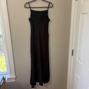 Fashion Black Cowl Neck Maxi Dress Satin Finish Side Slit Spaghetti Strap New‎ M thumbnail 9