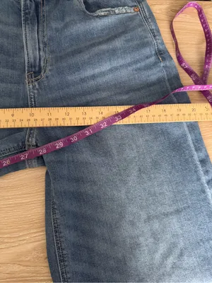 American Eagle 4 Short Super High Rise Baggy Wide Leg Jeans Light Wash Relaxed thumbnail 7