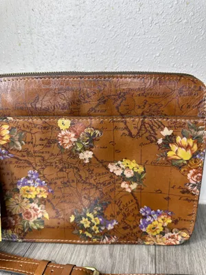 NWT Patricia Nash Floral Map Crossbody English Garden Leather Bag thumbnail 3