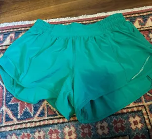 Lululemon Hotty Hot Shorts 2.5" Low-Rise thumbnail 1