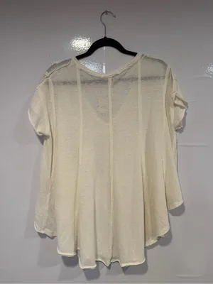 We the Free NWT Women's Cream V-Neck Lightweight Tee thumbnail 3