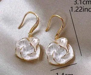 White Floral Earrings thumbnail 4