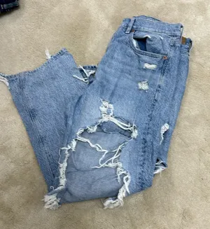 American Eagle ripped jeans thumbnail 1