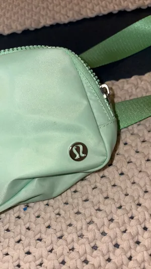Lululemon Belt Bag Everywhere green thumbnail 5