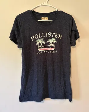 Hollister T-Shirt thumbnail 1