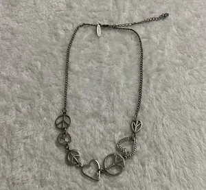 Fashion Costume Jewelry Aeropostale Hearts Peace Necklace thumbnail 2