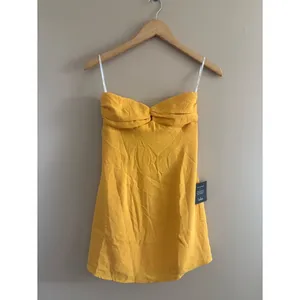 Lulus Gillian Yellow Pleated Strapless Mini Dress Size XS Sleeveless Party thumbnail 4