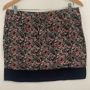 BDG floral cotton mini skirt. Size 12. thumbnail 2